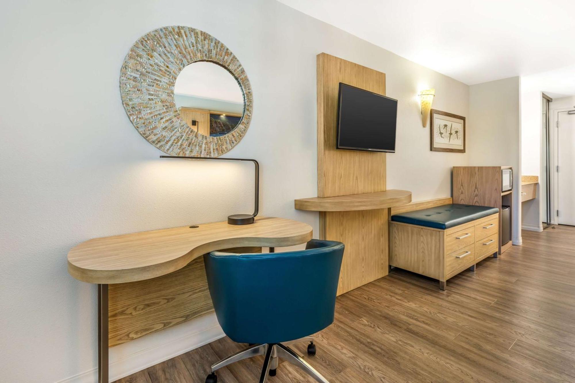 Best Western Plus Capitola By-The-Sea Inn & Suites Bilik gambar